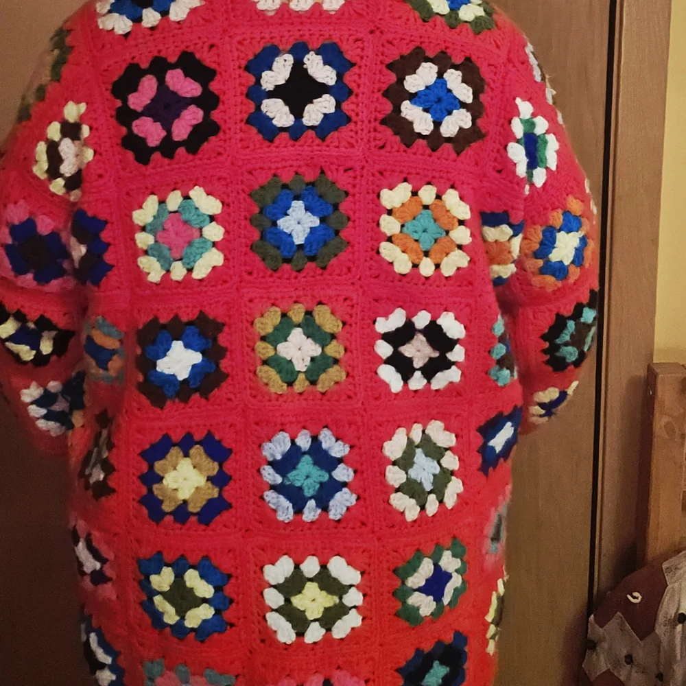 Handmade Crochet Cardigan Sweater XL Granny Square Vintage Red Multicolor - Picture 12 of 13